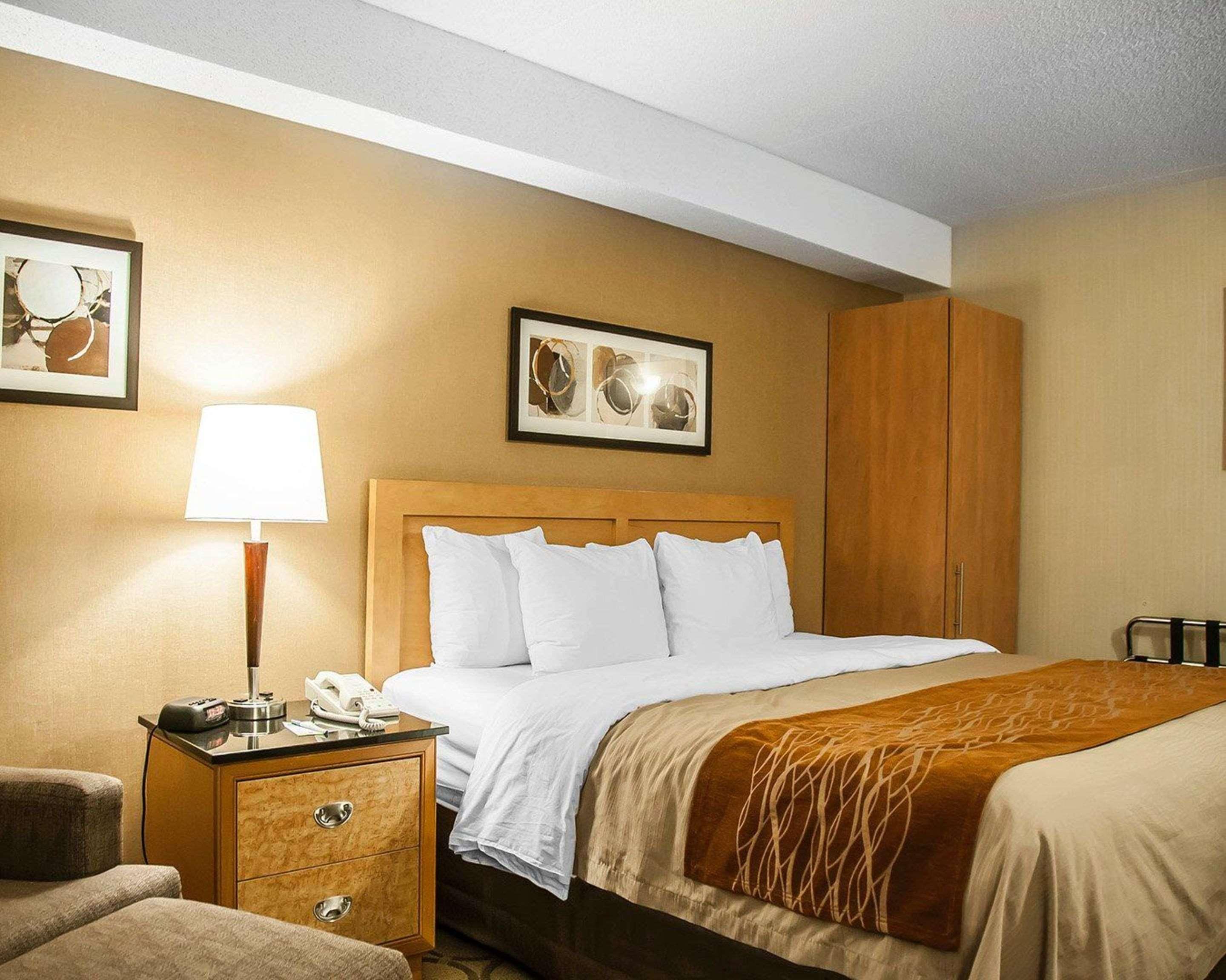 Comfort Inn Лаваль Екстер'єр фото