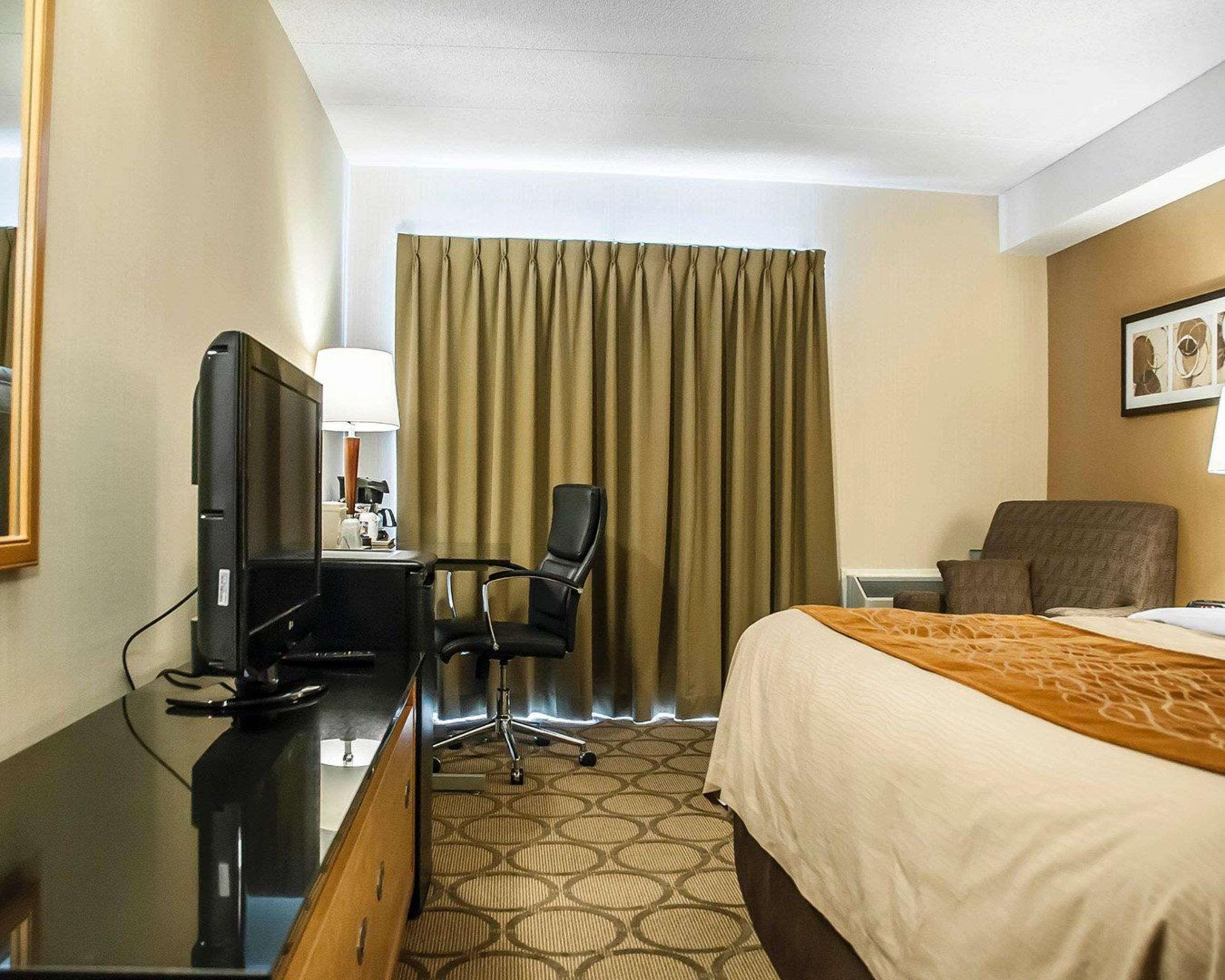 Comfort Inn Лаваль Екстер'єр фото