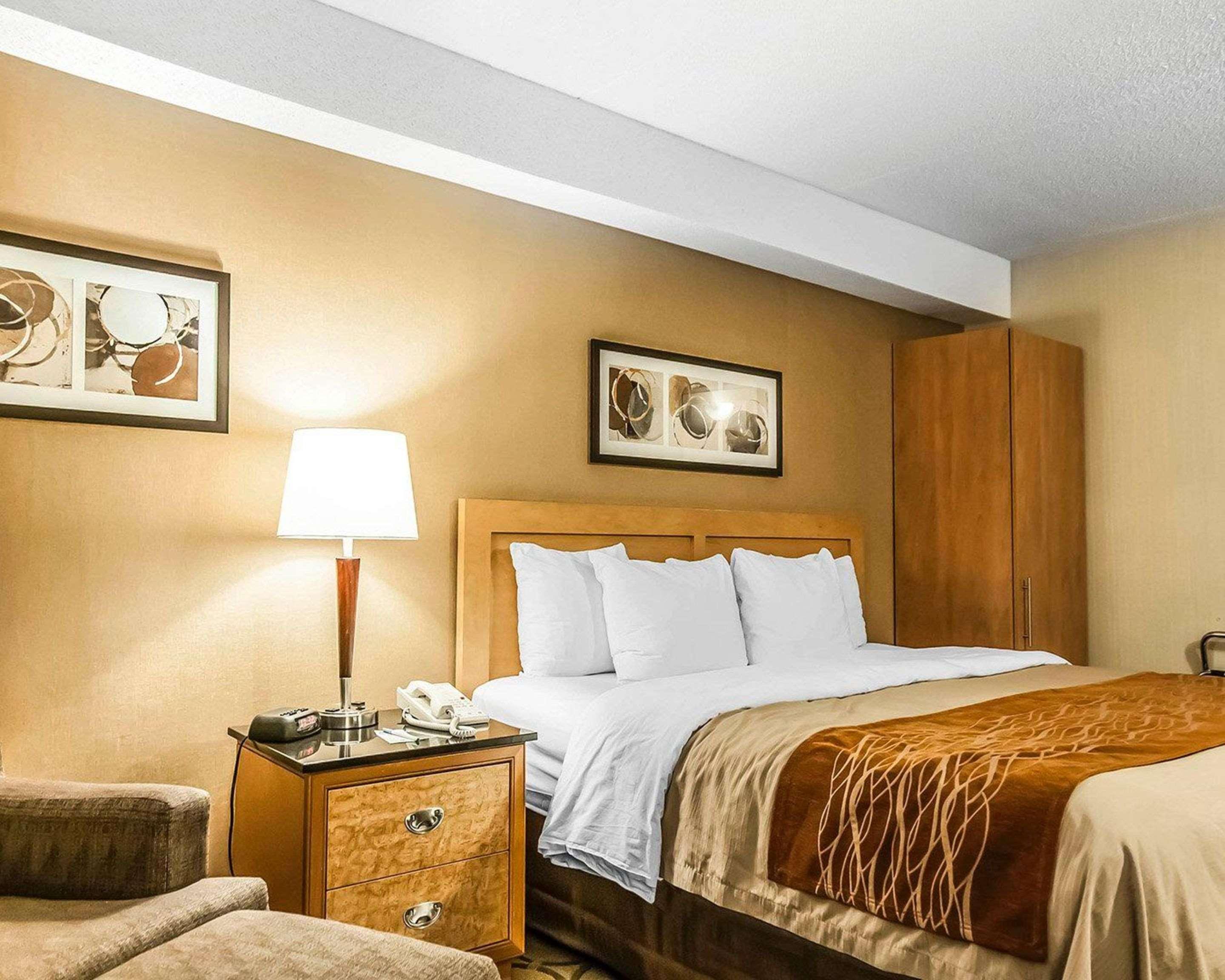 Comfort Inn Лаваль Екстер'єр фото
